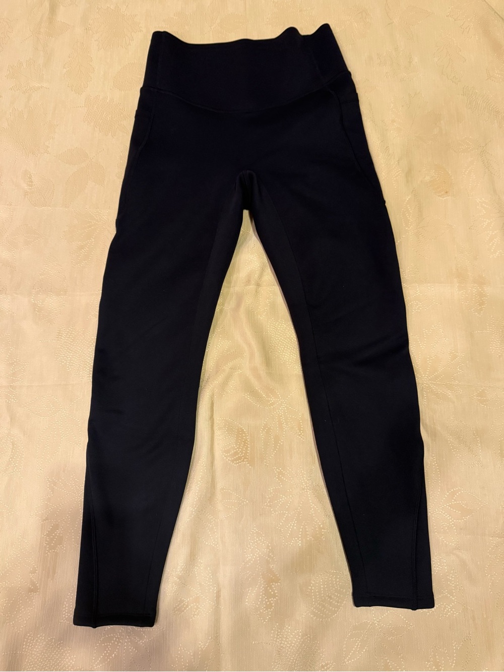 Halara Women’s Fleece Lined High Waisted 7/8 Leggings Black Size M 7/8 Pockets